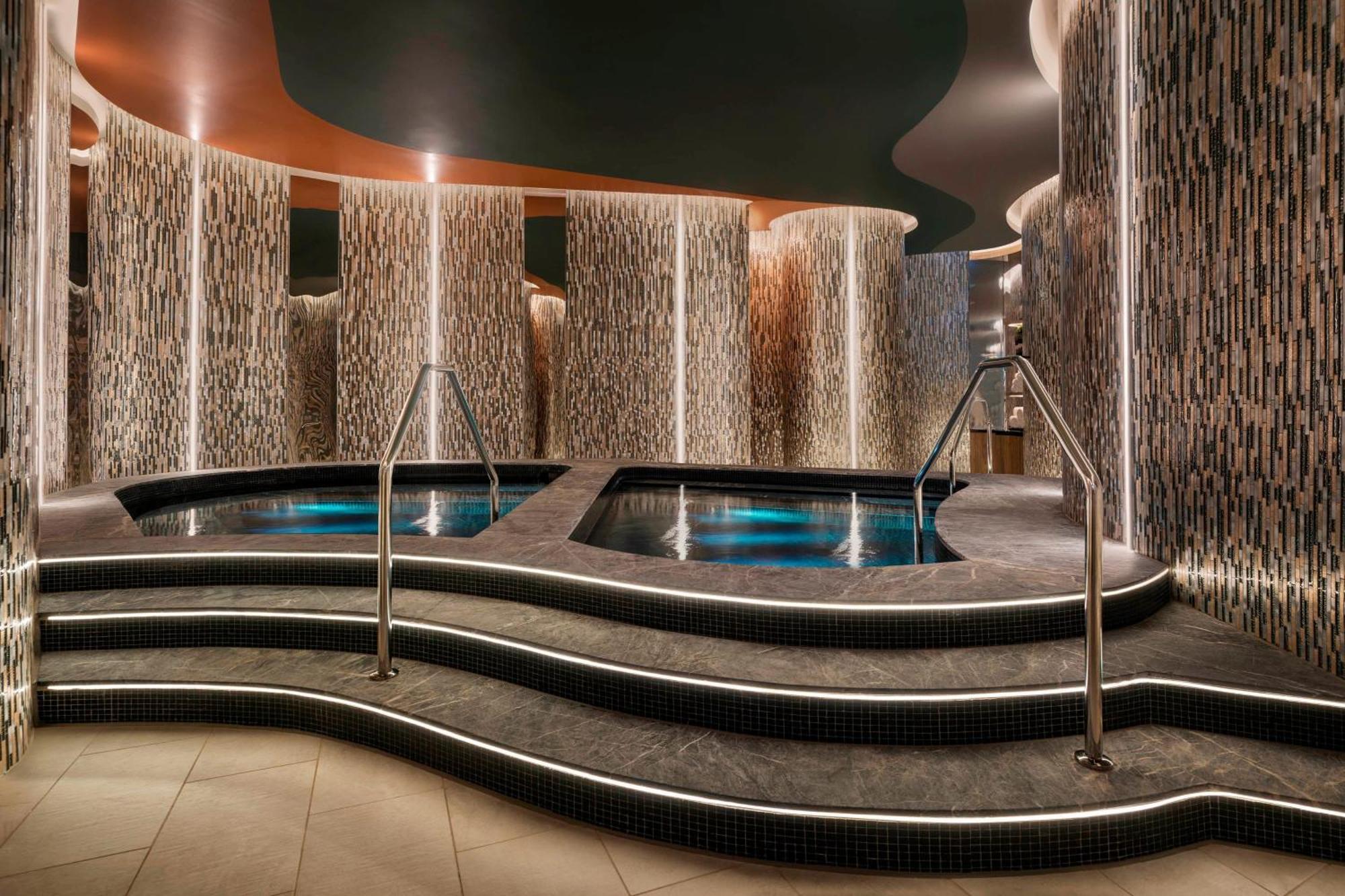 W Brisbane Hotel Eksteriør billede The spa at The Ivy Spa